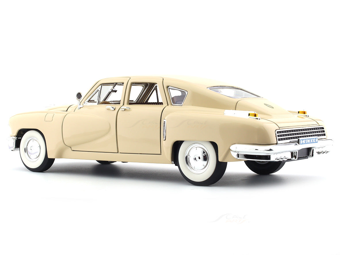 1948 Tucker Torpedo beige 1:18 Road Signature diecast Scale Model