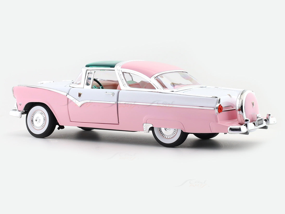 1955 Ford Crown Victoria pink 1:18 Road Signature diecast Scale
