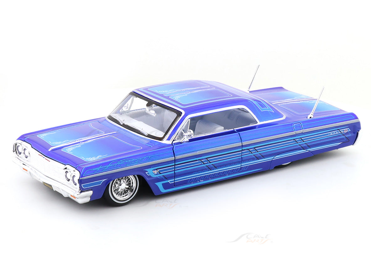 1964 Chevrolet Impala SS Custom with Acrylic Case 1:24 Maisto