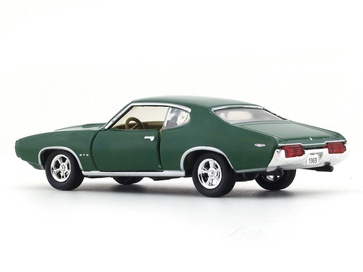 1969 Pontiac GTO green 1:64 M2 Machines diecast scale model