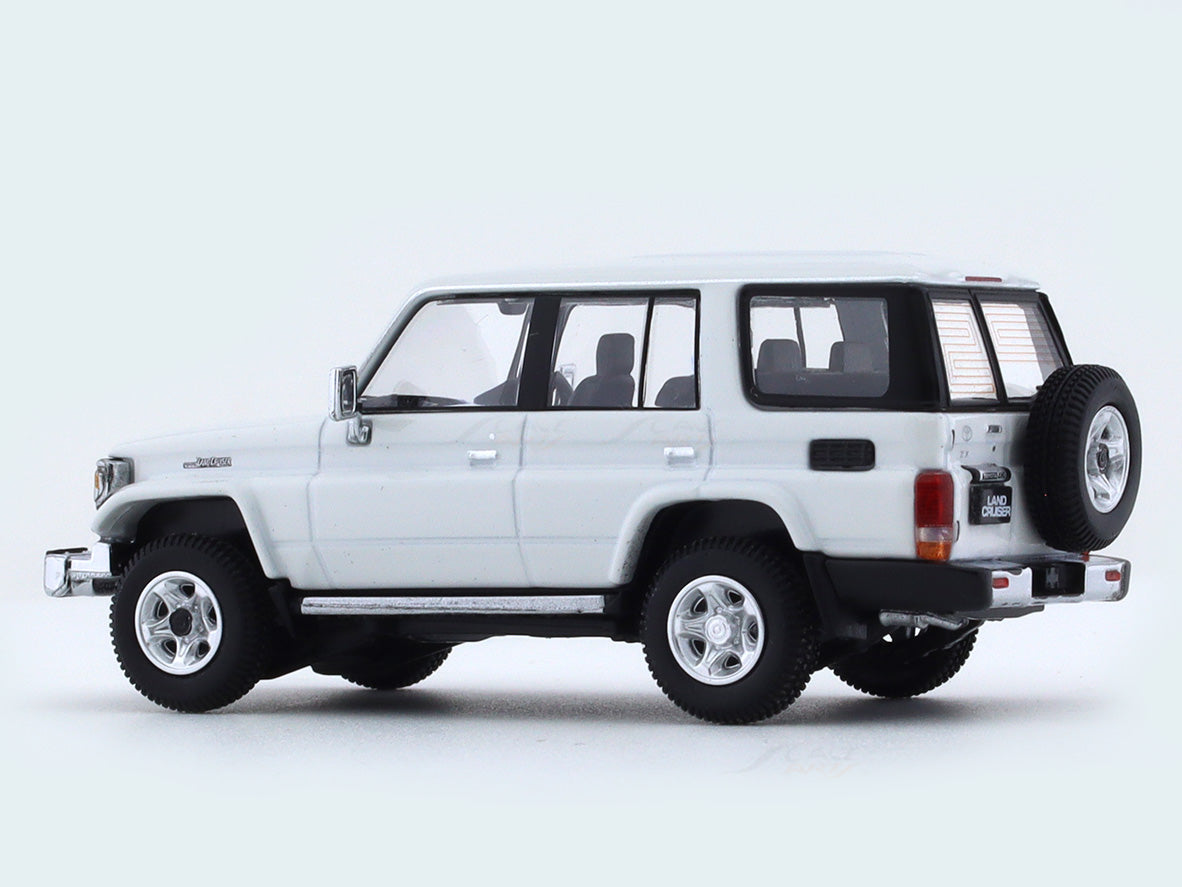2001 Toyota Land Cruiser 70 ZX white 1:64 Hobby Japan diecast