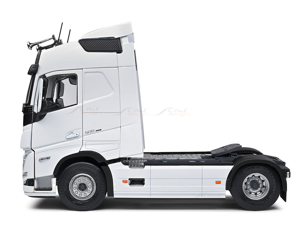 2021 Volvo FH Globetrotter XL white 1:24 Solido licensed diecast
