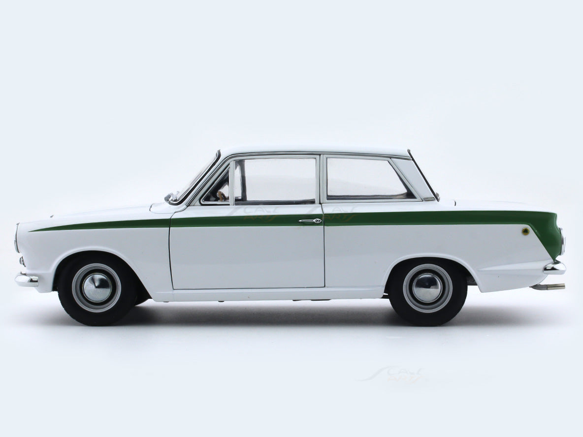 Lotus Cortina MK I 1:18 AUTOart Millennium diecast Scale Model