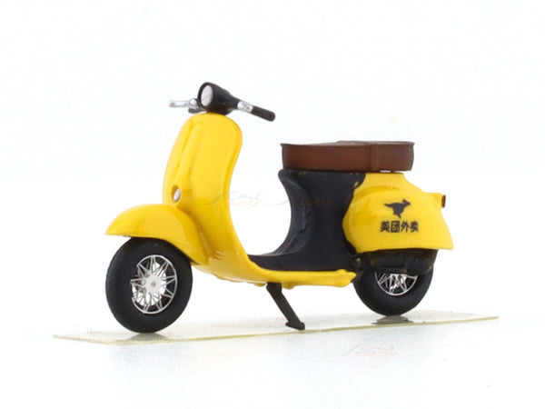 Scooter Yellow 1:64 YTM resin scale model bike