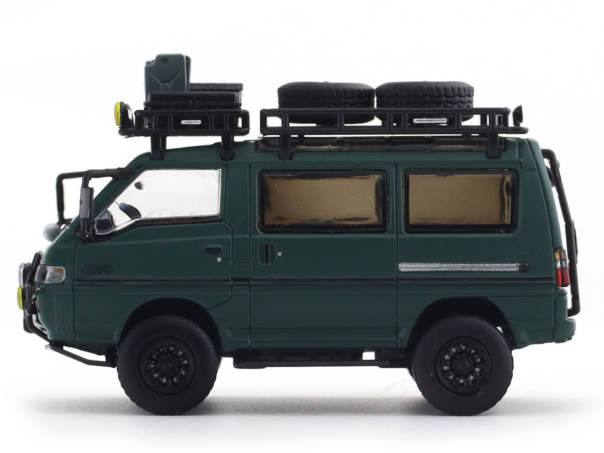 Mitsubishi Delica Star Wagon 4WD green 1:64 Autobots diecast scale