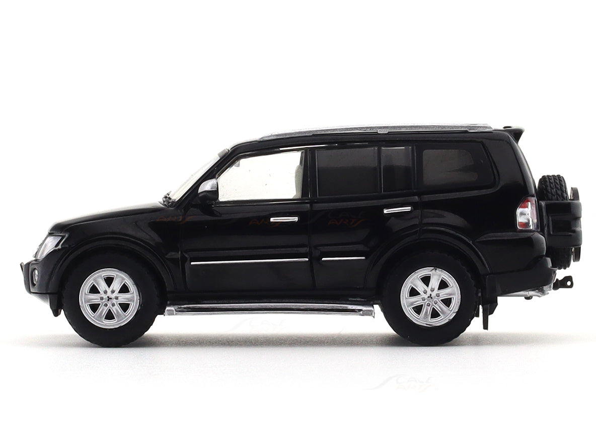 Mitsubishi Pajero V97 black 1:64 Shadow Pro diecast scale model