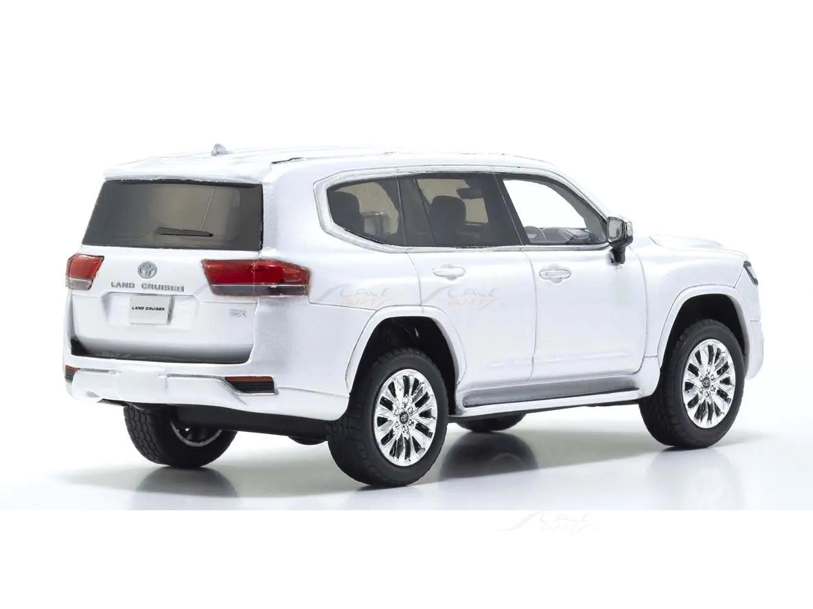 Toyota Land Cruiser ZX White 1:43 Kyosho Premium Licensed Diecast