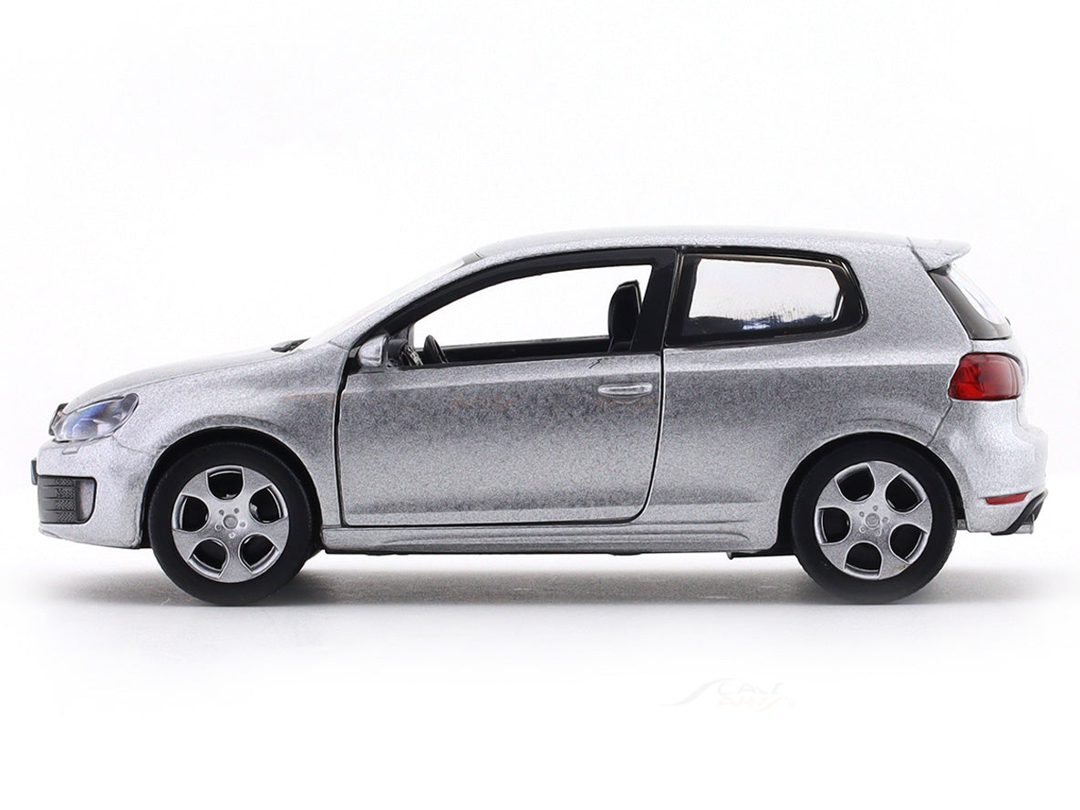 Volkswagen Golf GTi silver 1:33-42 RMZ City licensed pull back car