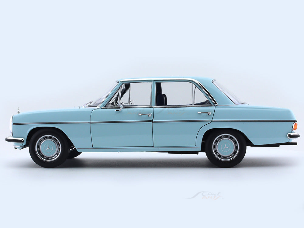 Modèle Réduit 1:18 Mercedes Benz 220D (W115) 1968 Bleu – MCG Modèle Réduit 1:18 Mercedes Benz 220D (W115) 1968 Bleu – MCG