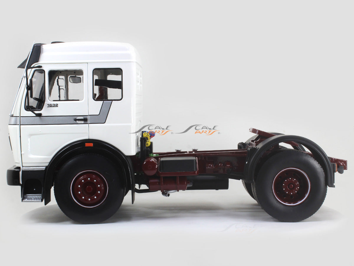 1973 Mercedes-Benz NG 1632 Tractor white 1:18 Road Kings diecast Scale  Model Truck | Scale Arts India