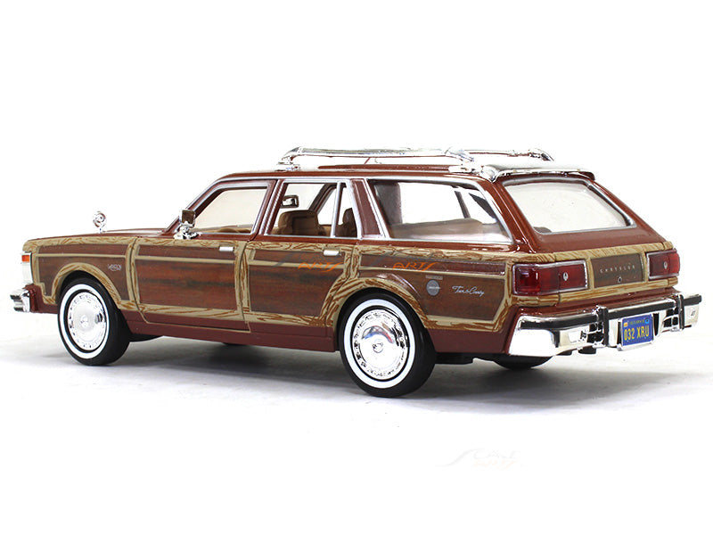 1979 Chrysler LeBaron Town & Country Wagon 1:24 Motormax diecast