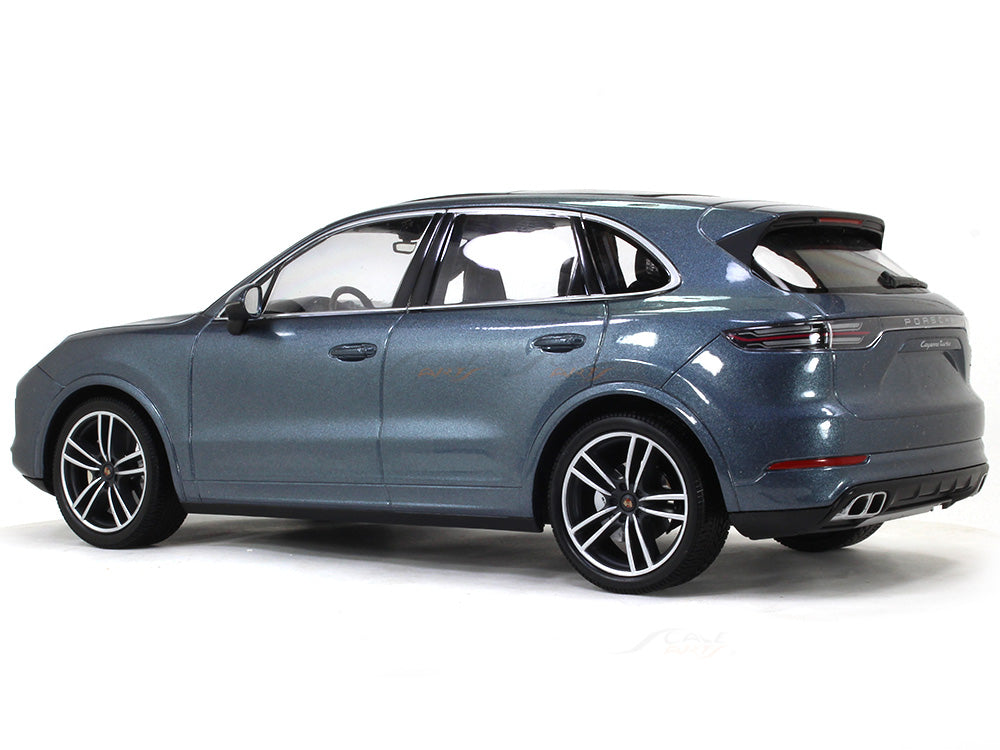 2017 Porsche Cayenne Turbo S 1:18 Minichamps diecast Scale Model