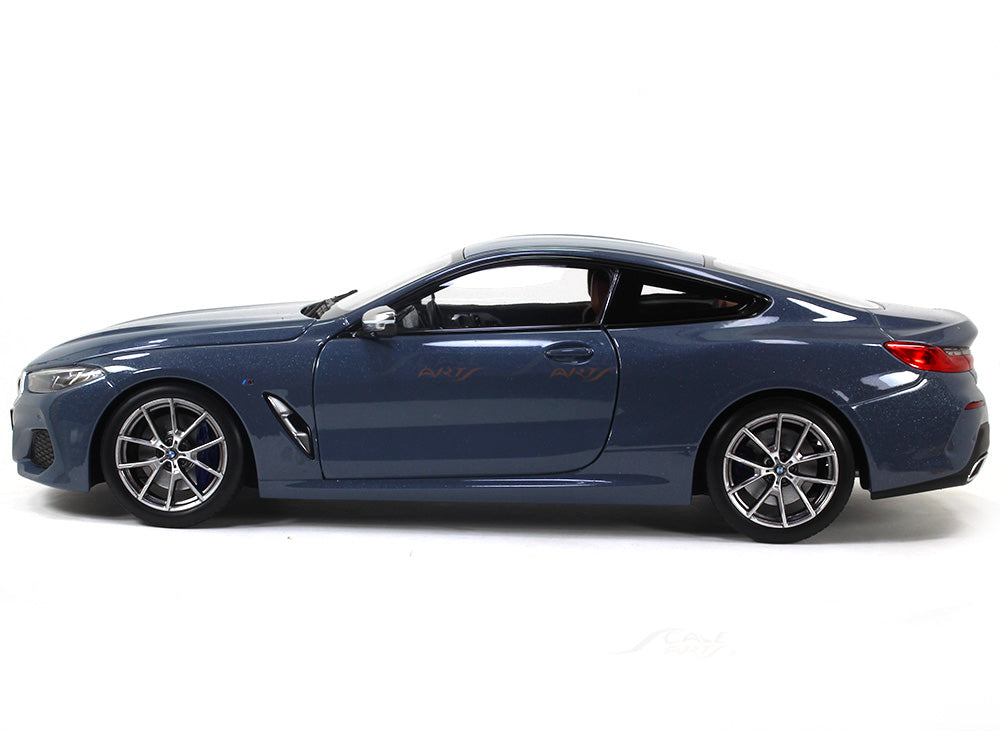 BMW 8 Series M850i Coupe 1:18 Dealer Edition diecast Scale Model