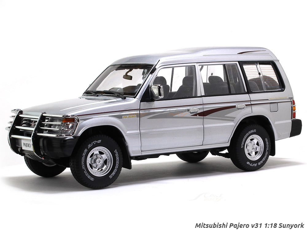 Mitsubishi Pajero V31 1:18 Sunyork diecast Scale Model car | Scale