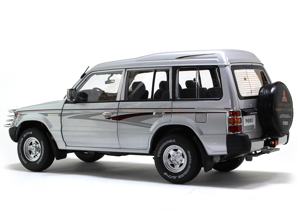 Mitsubishi Pajero V31 1:18 Sunyork diecast Scale Model car | Scale