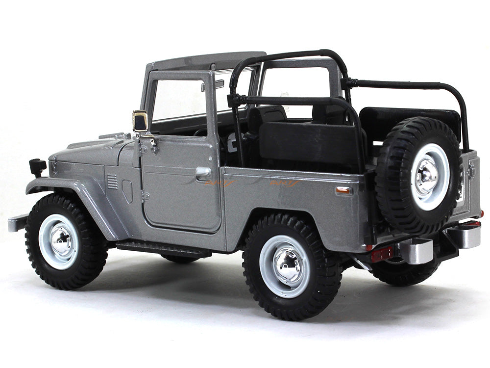 ミニカー Toyota FJ40 Land Cruiser 1:24 ToyotaFJ40Convertible-gray-1-