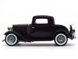 1932 Ford 3-Window Coupe plum 1:18 Road Signature diecast Scale Model pickup car