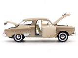 1950 Studebaker Champion golden 1:18 Road Signature diecast Scale Model car collectible