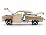 1950 Studebaker Champion golden 1:18 Road Signature diecast Scale Model car collectible