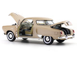 1950 Studebaker Champion golden 1:18 Road Signature diecast Scale Model car collectible