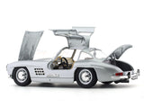 1954 Mercedes-Benz 300 SL silver 1:24 Bburago licensed diecast Scale Model car