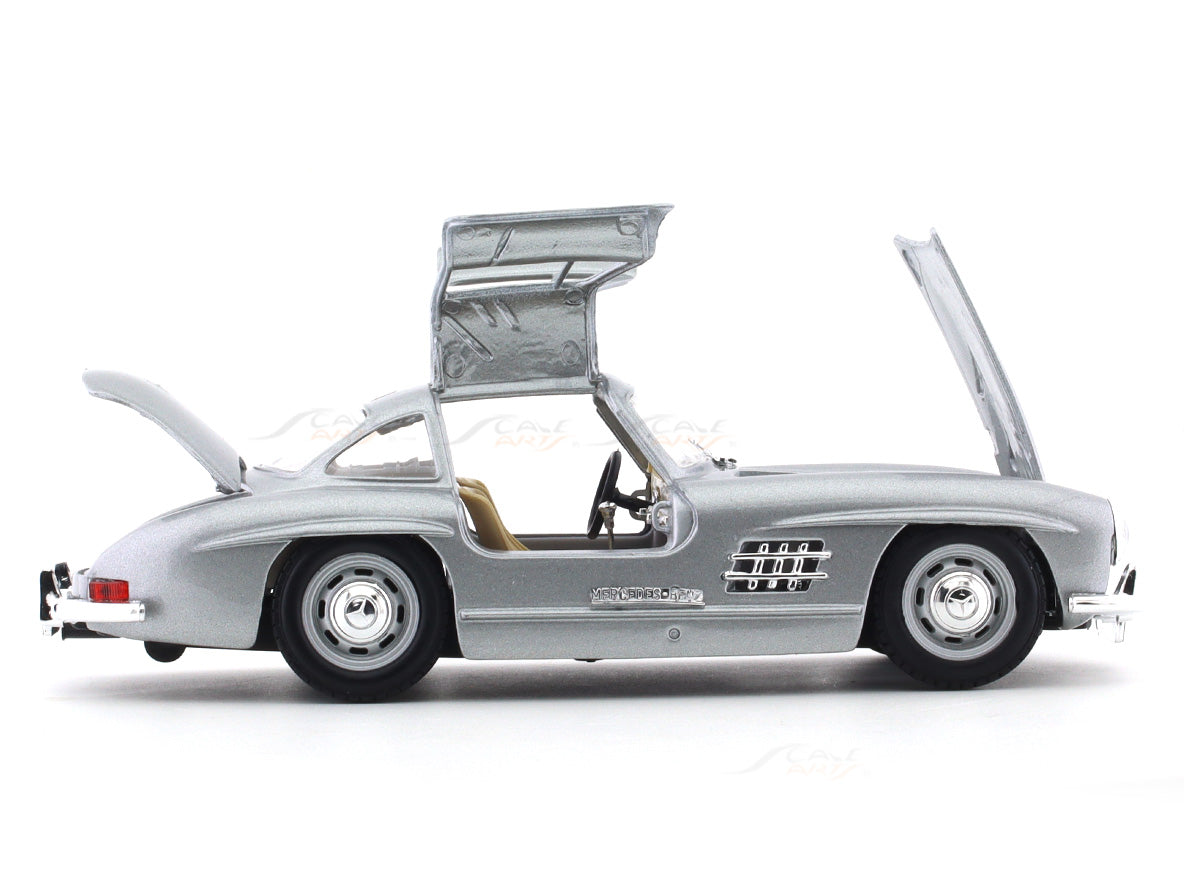 1954 Mercedes-Benz 300 SL silver 1:24 Bburago licensed