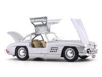 1954 Mercedes-Benz 300 SL silver 1:24 Bburago licensed diecast Scale Model car