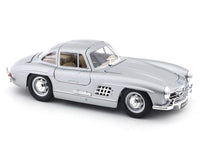 1954 Mercedes-Benz 300 SL silver 1:24 Bburago licensed diecast Scale Model car