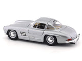 1954 Mercedes-Benz 300 SL silver 1:24 Bburago licensed diecast Scale Model car