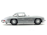 1954 Mercedes-Benz 300 SL silver 1:24 Bburago licensed diecast Scale Model car