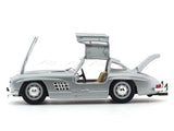 1954 Mercedes-Benz 300 SL silver 1:24 Bburago licensed diecast Scale Model car