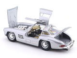 1954 Mercedes-Benz 300SL Silver with Acrylic Case 1:24 Bburago Licensed Diecast Scale Model Car Collectible