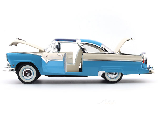 1955 Ford Crown Victoria blue 1:18 Road Signature diecast Scale