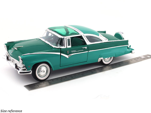 1955 Ford Crown Victoria green 1:18 Road Signature diecast Scale