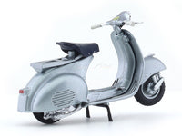 1957 Vespa 150 1:18 diecast scale model scooter bike collectible