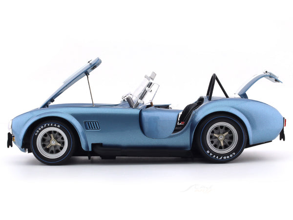 Miniature Kyosho 1:18 Shelby Cobra 427 S/C Spider 1962 Blue-White 1/18 Miniature Kyosho 1:18 Shelby Cobra 427 S/C Spider 1962 Blue-White 1/18