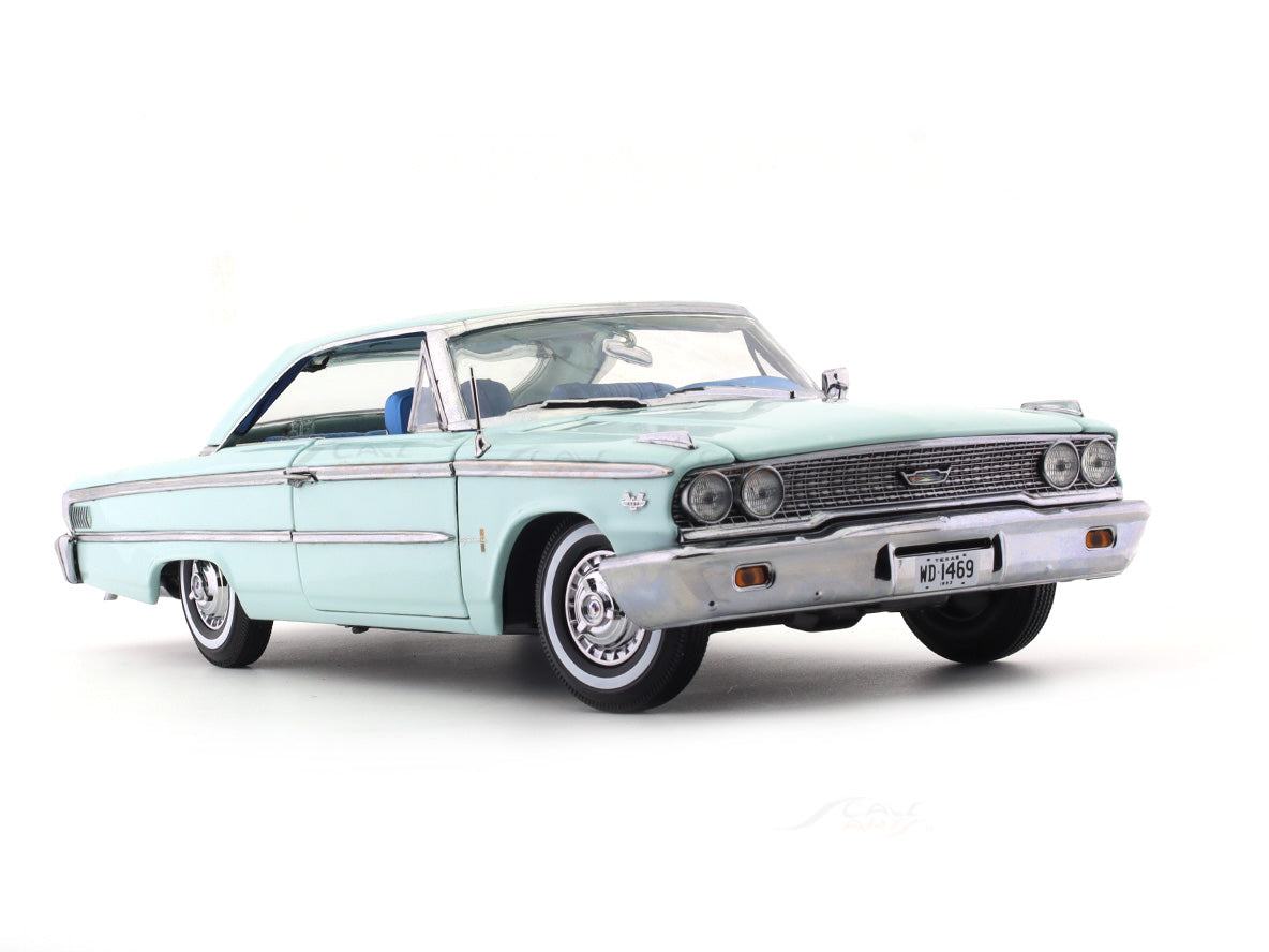 1963 Ford Galaxie 500 XL Hardtop Glacier Blue 1:18 Sunstar diecast
