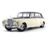 1964 Rolls-Royce Phantom V MPW LHD Ivory 1:18 Paragon Models diecast scale car