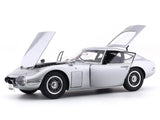 1965 Toyota 2000 GT 1:18 AUTOart composite scale model car collectible