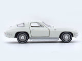 1966 Chevrolet Corvette 327 white 1:64 M2 Machines diecast scale car collectible