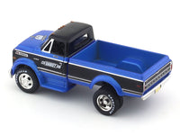 1970 Chevrolet C60 1:64 M2 Machines diecast hauler scale model