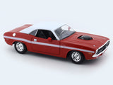 1970 Dodge Challenger R/T Coupe red 1:24 Maisto licensed diecast Scale Model car