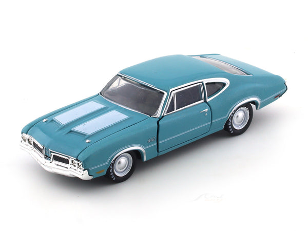 1970 Oldsmobile Cutlass 442 1:64 M2 Machines diecast scale model ...