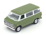 1971 Chevrolet Van Beauvile 10 green 1:64 M2 Machines diecast scale car collectible