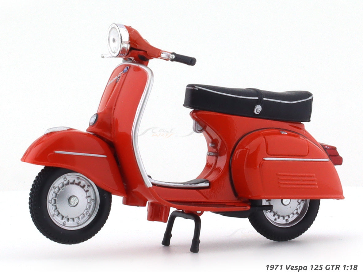 1971 Vespa 125 GTR 1:18 diecast scale model scooter bike