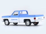 1973 Chevrolet Cheyenne 10 1:64 M2 Machines diecast hauler scale model