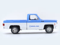 1973 Chevrolet Cheyenne 10 1:64 M2 Machines diecast hauler scale model