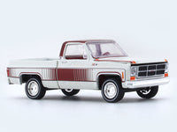 1976 GMC Sierra Grande 15 1:64 M2 Machines diecast scale car collectible