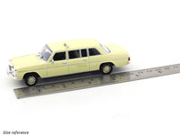 1977 Mercedes-Benz W123 240D Frankfurt Taxi 1:43 diecast scale model car collectible