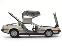 1981 DeLorean DMC 12 Coupe 1:18 SunStar diecast scale model car collectible